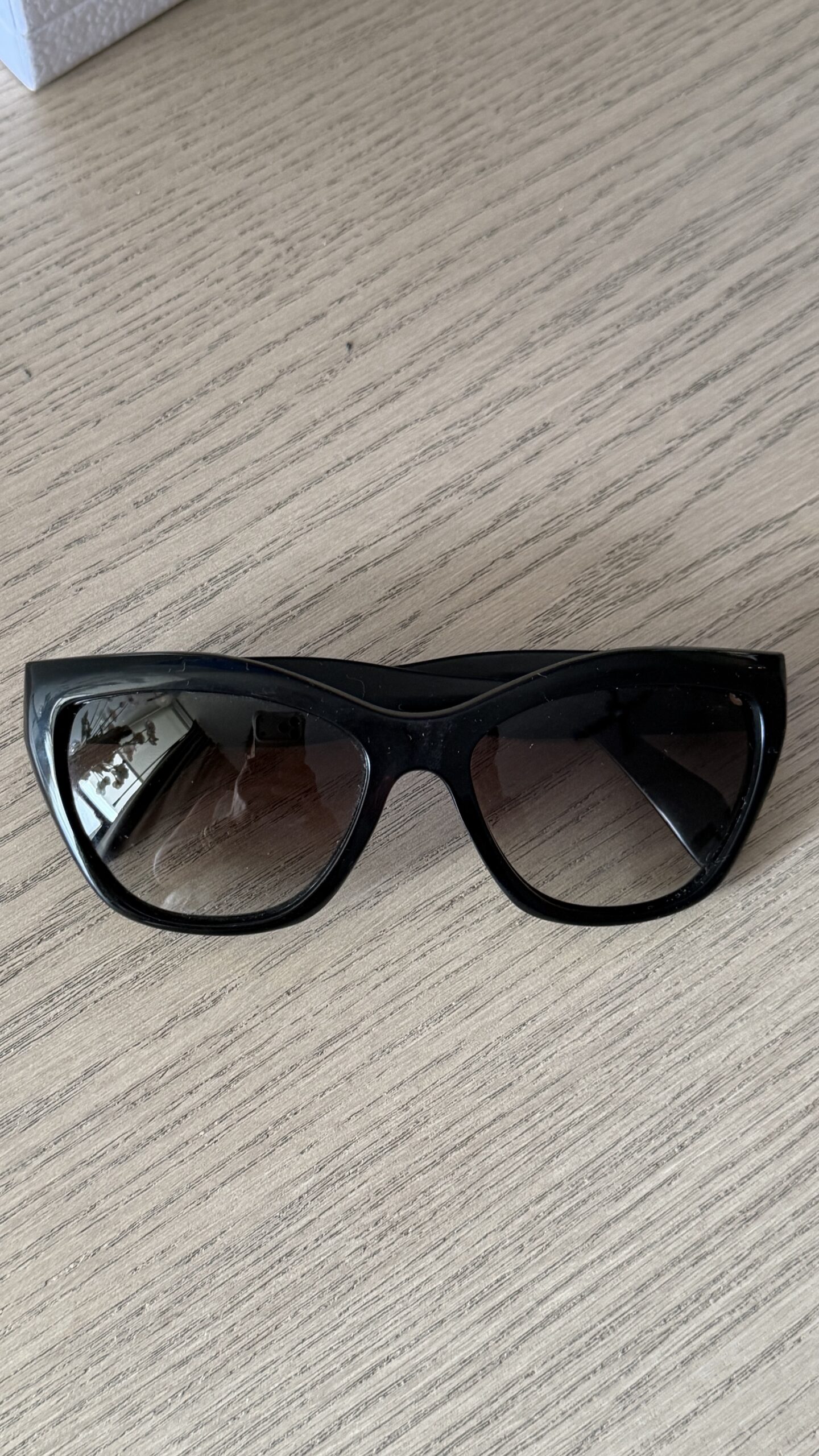 Prada Lentes Cat-Eye - Image 3